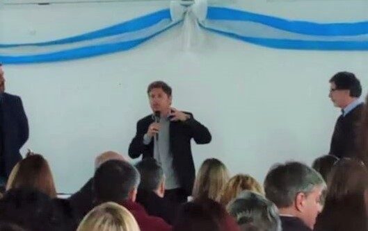 El gobernador Axel Kicillof en inauguración de escuelas en nuestra ciudad