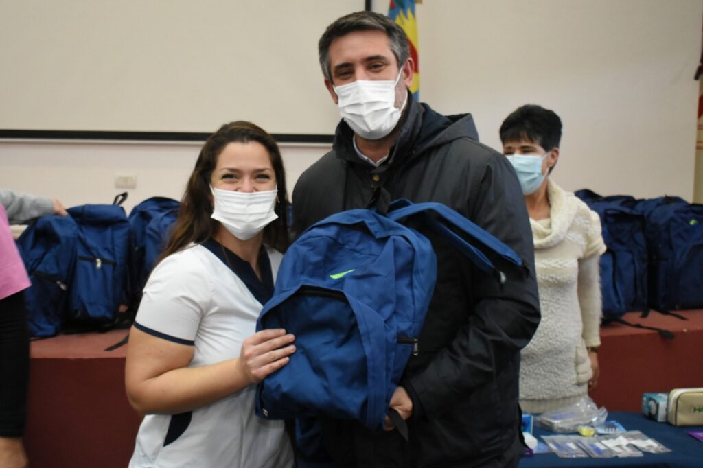 Tecnicatura en Enfermería: Entrega de mochilas